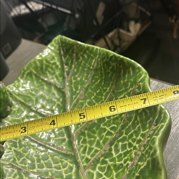 Green Leaf-Shaped Dish with Owl Figurines - Picture 7 of 7